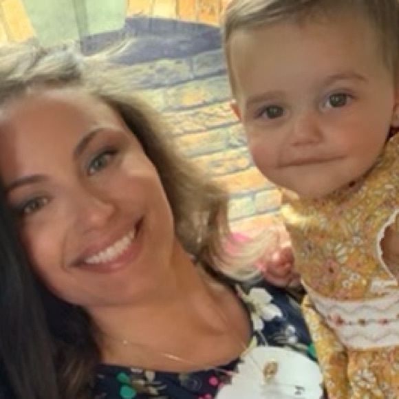 Meet your Posher, Stefania - Picture 2 of 2